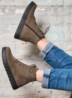 DAMES Wolky Hoge Veterschoenen|Veterlaarzen<New Wave - donker taupe nubuck