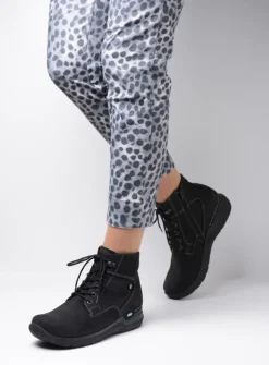 DAMES Wolky Hoge Veterschoenen|Wandelschoenen<Whynot HV - zwart nubuck